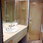 Rydges Capital Hill Executive King Spa Suite Shower & Sink