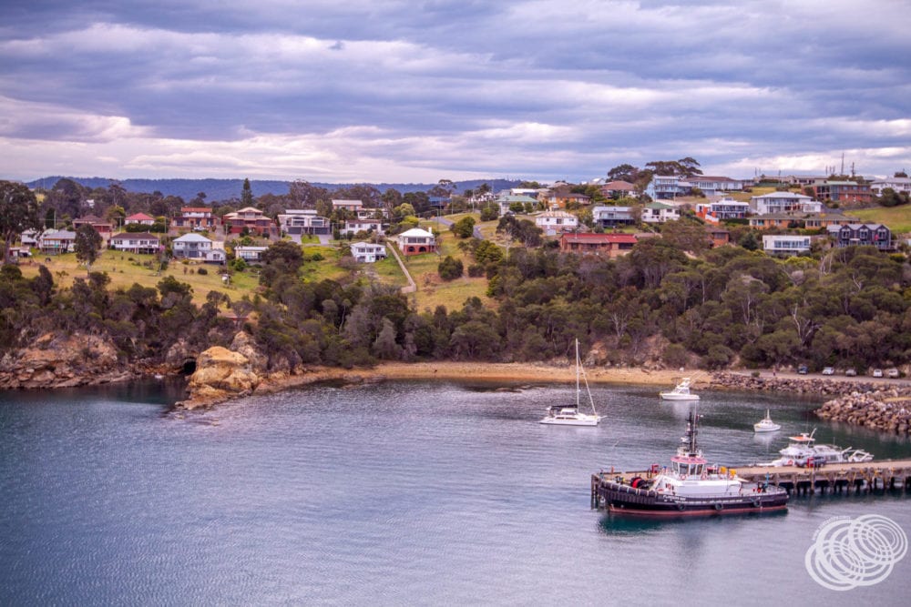 Snug Cove and Pacific Tug Boat "Flinders Bay: