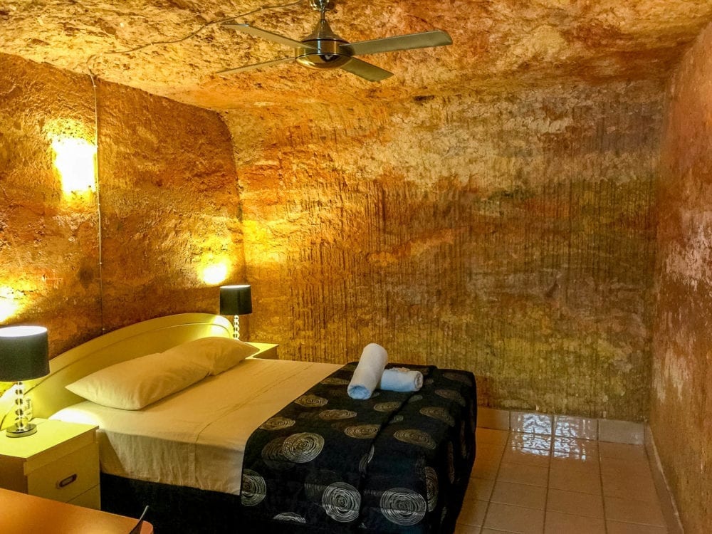 Coober Pedy Lookout Cave Underground Motel Bed